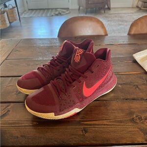 NIKE Kyrie 3 Basketball Shoe size 10.5